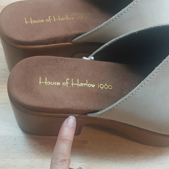 House of Harlow 1960 "Griffin" ivory Leather Slip-on Platform  Sandals 9 - Picture 10 of 10